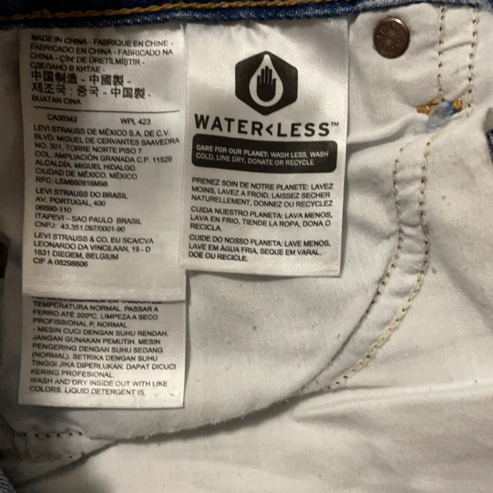 Premium Levis - image 5